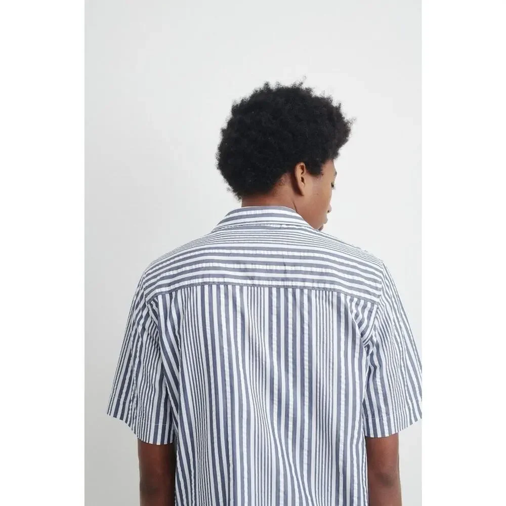 A Kind of Guise Gioia Short Sleeve Shirt in Navy/White Men's Medium Germany *